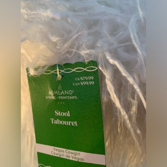 NWT Ashland Fux Fur 4 Legged Stool Gold Colored with White Fur Top - Picture 6 of 13